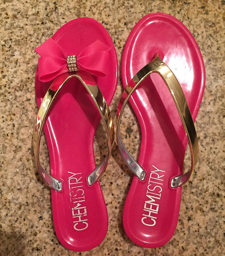 sarahsfeet:  These are some of the last pairs of flip flops/sandals/heels that I