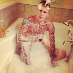 lovemachinegunkelly:  lovemachinegunkelly: