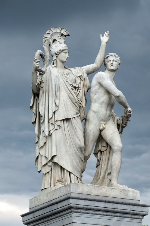 classical-beauty-of-the-past:Athena and Diomedes preparing to battle, Berlin.