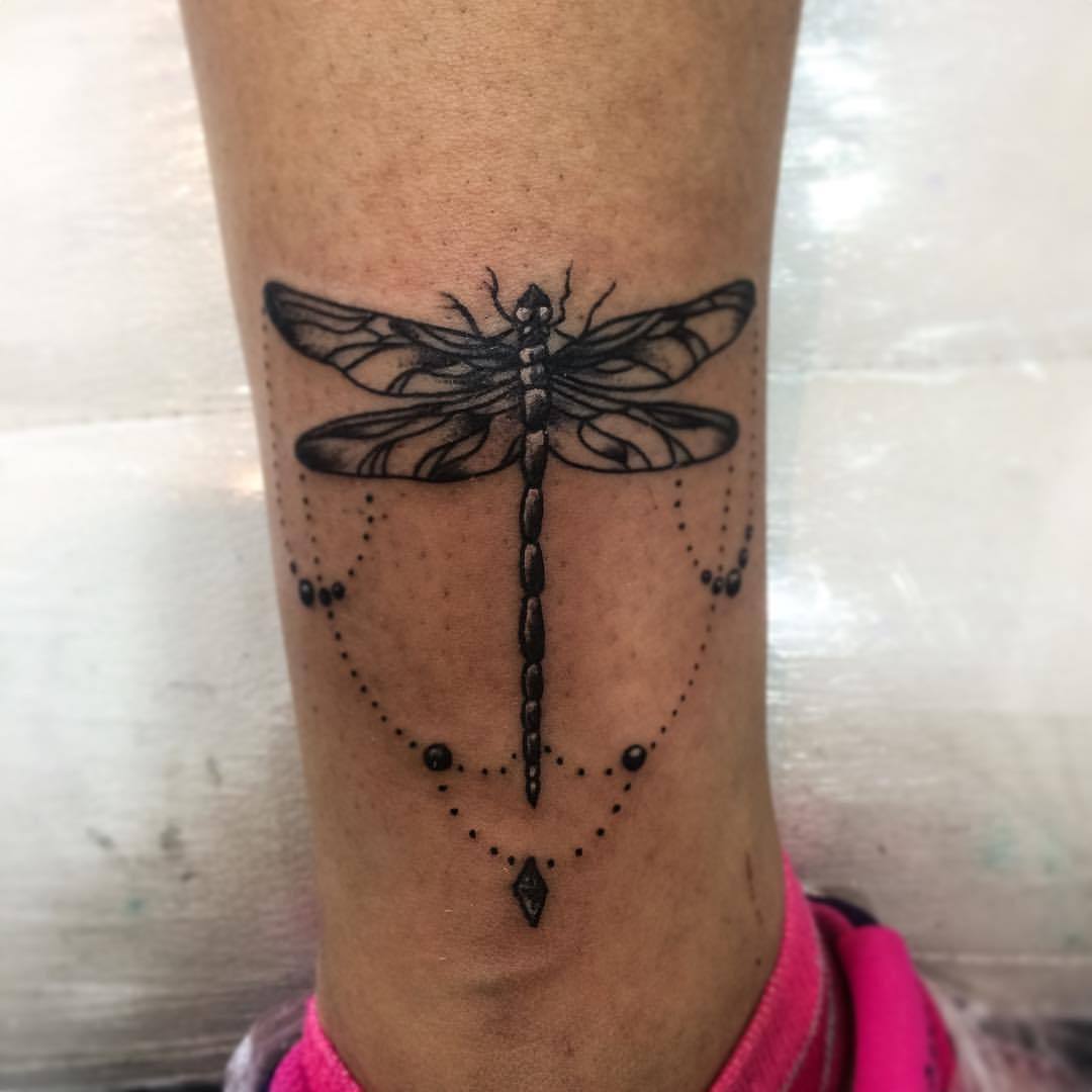 #tattoo #tatuaje #tatué #Libelula #dragonfly #ink #inklove #black #blackwork #tattooed#tattooedgirl