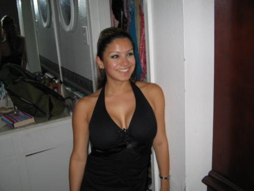 webcams-hispanas:   Una Gran Mujer Latina para un Gran Momento Mi Cuerpo es tu Cielo. (pt-2) Conozca Amateur Latinas ev Vivo. 