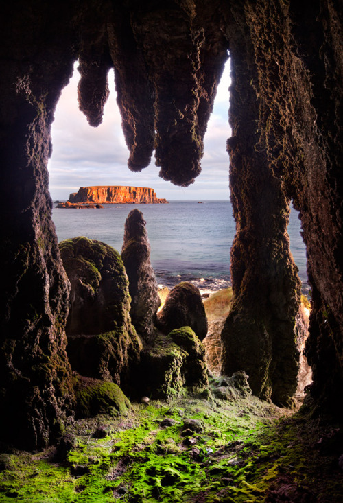 tselentis-arch:Cave with a view,Larrybane, Northern Ireland [+]Photo: Stephen Emerson, via  travelin