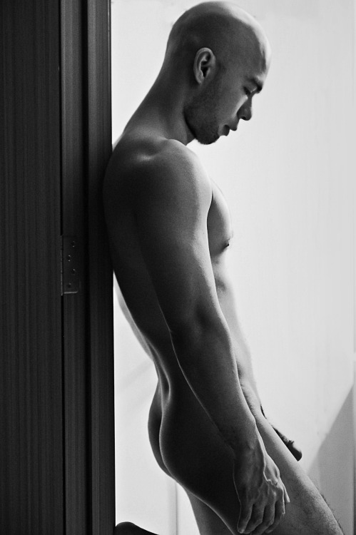 malephoto:  Monch Jarabelo | ph. Rome Grant 