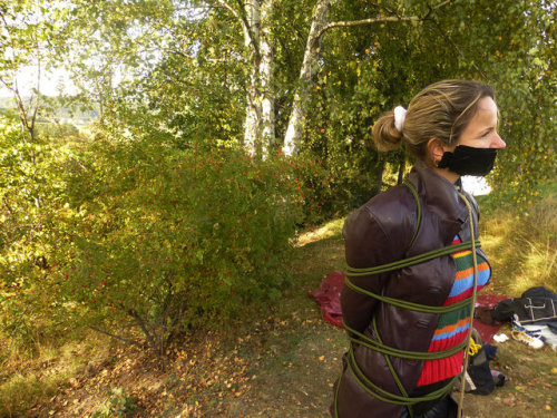 I want to tie THAT woman to THAT tree whilst she is wearing THAT jumper