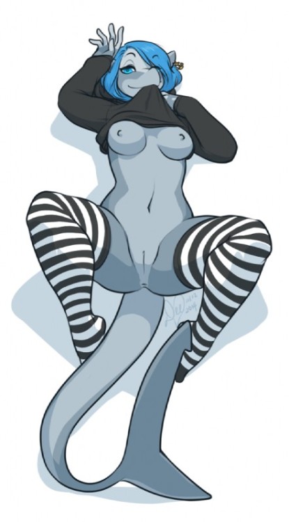 foxylezfurr:  furfriends:  brokensaddlensfw:  theyiffbox:  Alesia by kittydee. <3 You like this? more over here!  what a cutie  Have a shark saph :3~PFF~  Sharky ^3^