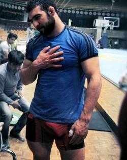 barebearx:realmenstink:
