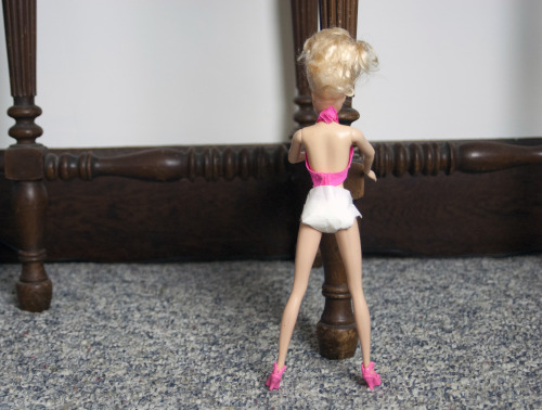 desire-to-be-skinny-in-diapers:  Barbie Decided she wanted to be a Diaper girl also! :)