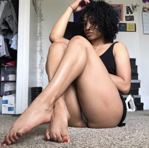 Pretty Feet & Ass Fetish