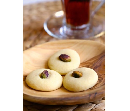 Ghraybeh Cookies - Middle Eastern Shortbread CookieAn easy cookie that’s sure to please! Makes 20-25