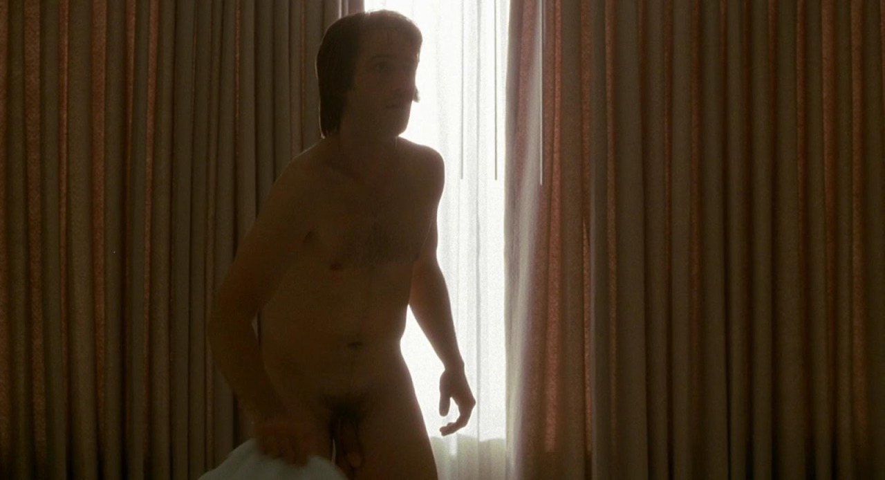 nakedmalecelebs1:  Michael Vartan IN One Hour Photo (2002)