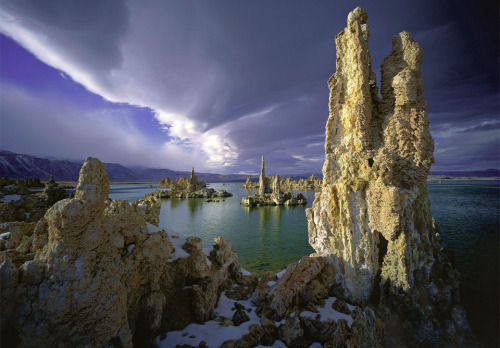 odditiesoflife:  Mono Lake One of the most beautiful and oldest lakes in the world, estimated at 760,000 years old, Mono Lake has the look of an alien planet. Its haunting beauty is a photographer’s paradise. The shimmering blue water reflects its amazing