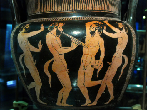 thepicketysatyr:  My friends on a Saturday night…  *you heard me friends, snap to it. :P 