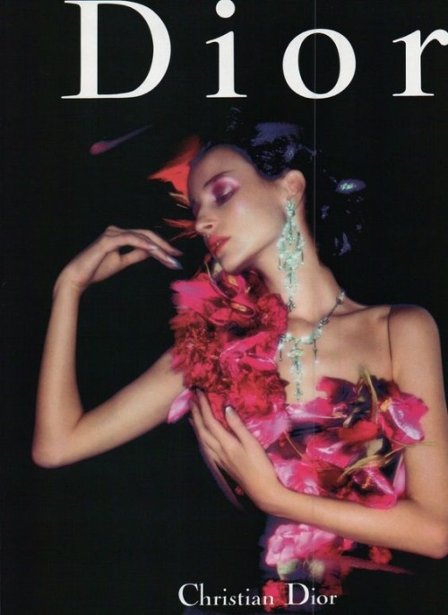 a-state-of-bliss:  Christian Dior Spr/Sum 1998 - Esther De Jong by Nick Knight