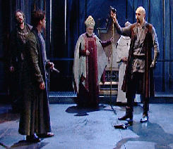 shredsandpatches:rapiddescent:Flinging gages: Henry Bolingbroke gets his first taste of what it’s li