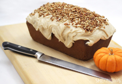 10knotes:  Hidden Pumpkin Pound Cake  