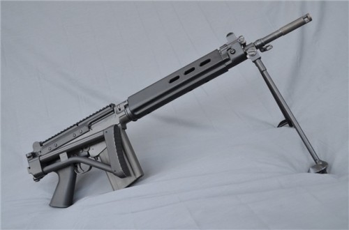 gunrunnerhell:  FAL Paratrooper Due to the recoil system of the FAL, swapping in the side-folding paratrooper stock is not possible on a standard lower. A new bolt carrier and top cover are required to operate with the self-contained recoil system on