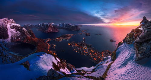 fritzybeat:  I just found my new favorite place on planet earth.Reine, Norway.  Oh wow <3