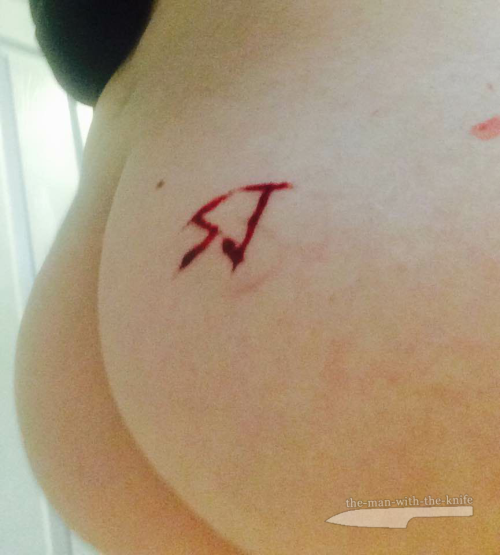 the-man-with-the-knife: There’s just something about having your initials cut into someone els