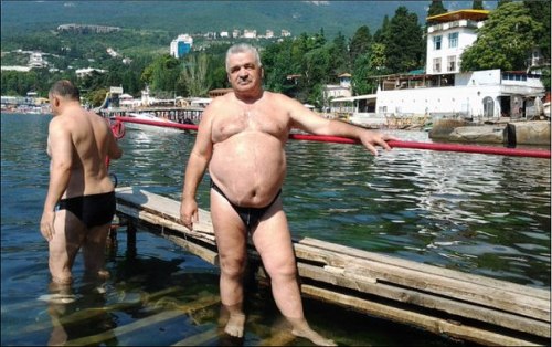 Porn Mature speedo men photos