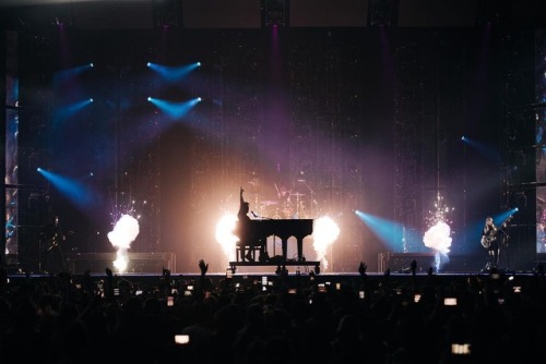 brendonuriesource: panicatthedisco: Thank you Düsseldorf. #prayforthewickedtour - @jakechams