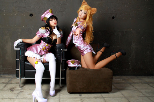 cosplayandanimes:  Popstar Caitlyn and Popstar Ahri - League of Legends source