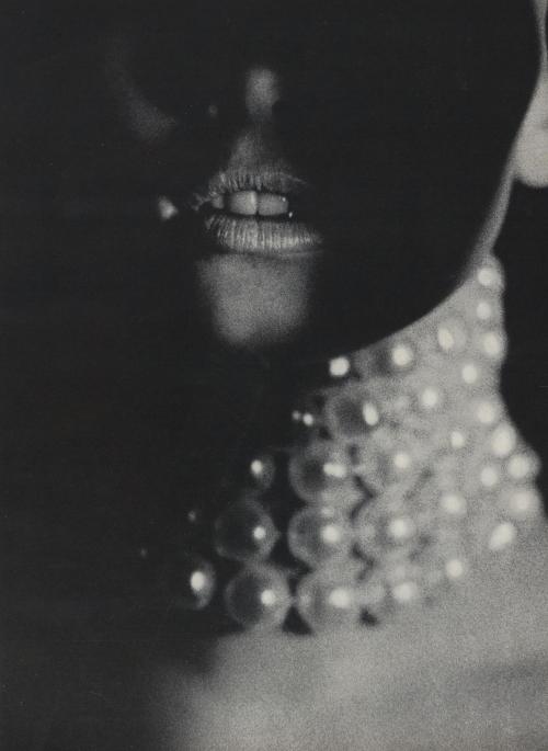 kitsunetsuki:Bert Stern - Pearl Necklace by Marvella (Vogue 1962)