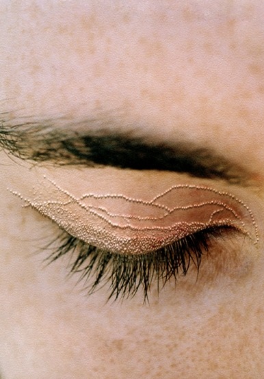 vvolare:  &ldquo;She carries it all like a map on her skin&rdquo; Peta Clancy