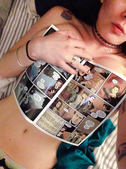 myforwardfuture:  Everyone loves a good bedtime story. ESPECIALLY WHEN ITS THE X-FILES. XO