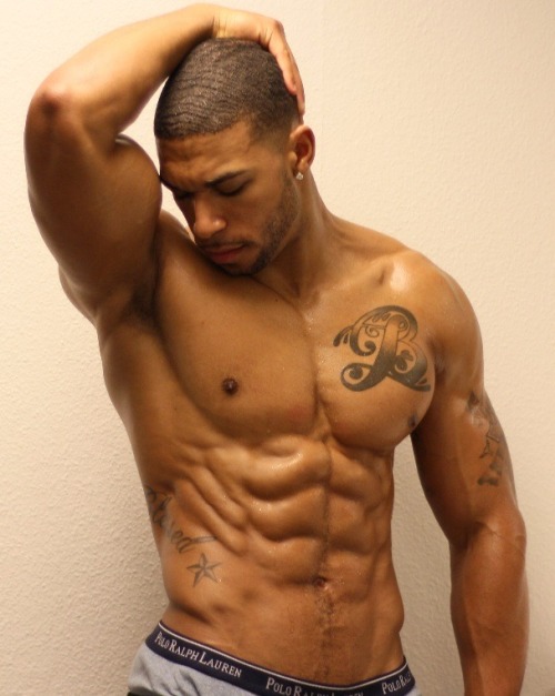 lovedirty:  Now here’s a whole lot of man