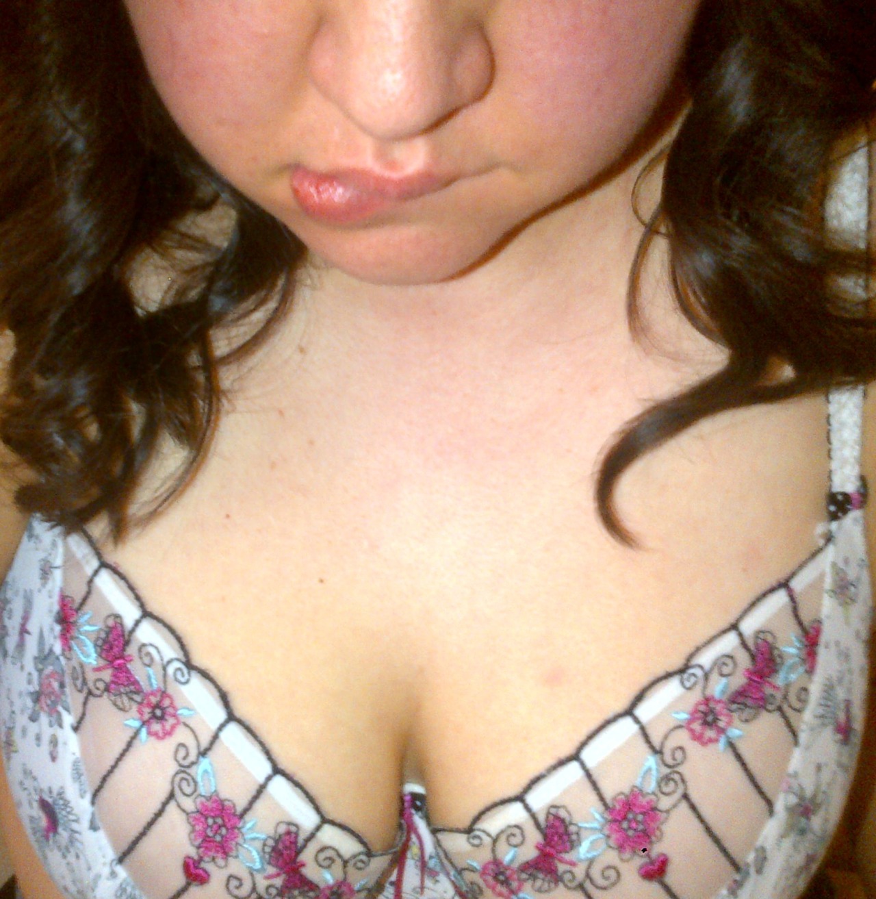 alwaysinanaughtymood:    Bored and extremely aroused! Just came home from class and