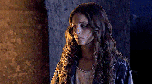 latristereina: Michelle Jenner as Isabella I of Castile  ISABEL S02E01