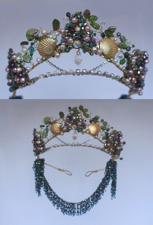 sosuperawesome:Crowns and HeaddressesMr Mortimers Wife on EtsySee our #Etsy or #Crowns tags 