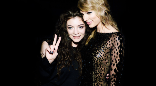 wildestsdreams:  Taylor Swift and Lorde at Clive Davis’ Pre-Grammy Gala 2014 