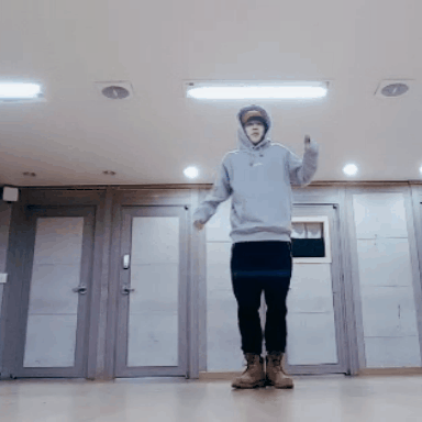 eyesmiletrash:Jimin’s dance break when from the sublime to the hilarious :P