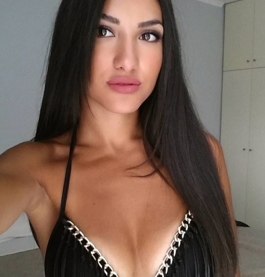 winged-perfection:  Ioli- hot beautiful hosty from Ellinair