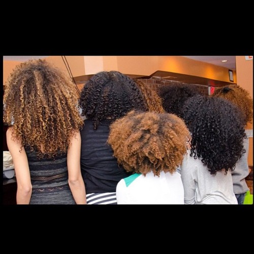 lipstickncurlss:#TEXTURE#CurlSquad This is how we do at #CurlsOverBrunch!! With @bwatuwant @jadoreva