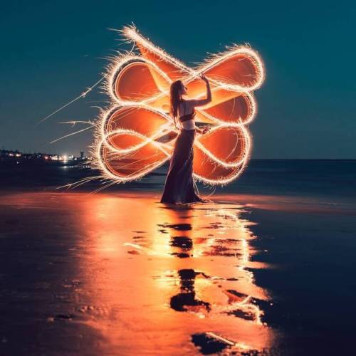 photohab: Stunning Light Painting Portrait Photography by Zach Alan