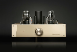 hoyss:   D7 Ultimate Linestage Valve Preamplifier