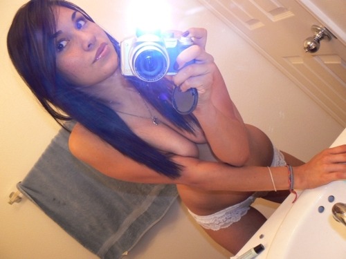 fullfrontalamateur:  ladiez plz submit! bros send in pix of ur exes!