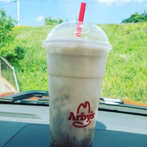 Mmmmm&hellip;.. a Coke Float. #cokefloat #sogood (at Arby&rsquo;s)