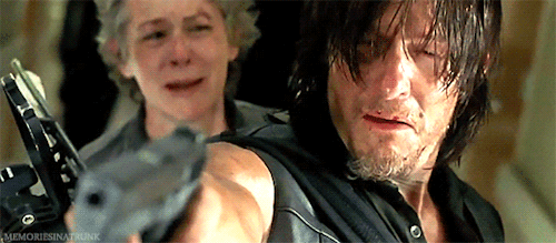 book-venture:  Nobody knows that Daryl ran all night trying to follow the car that took Beth…This thought still haunts me.It’s more than her own sister did to try to find her.