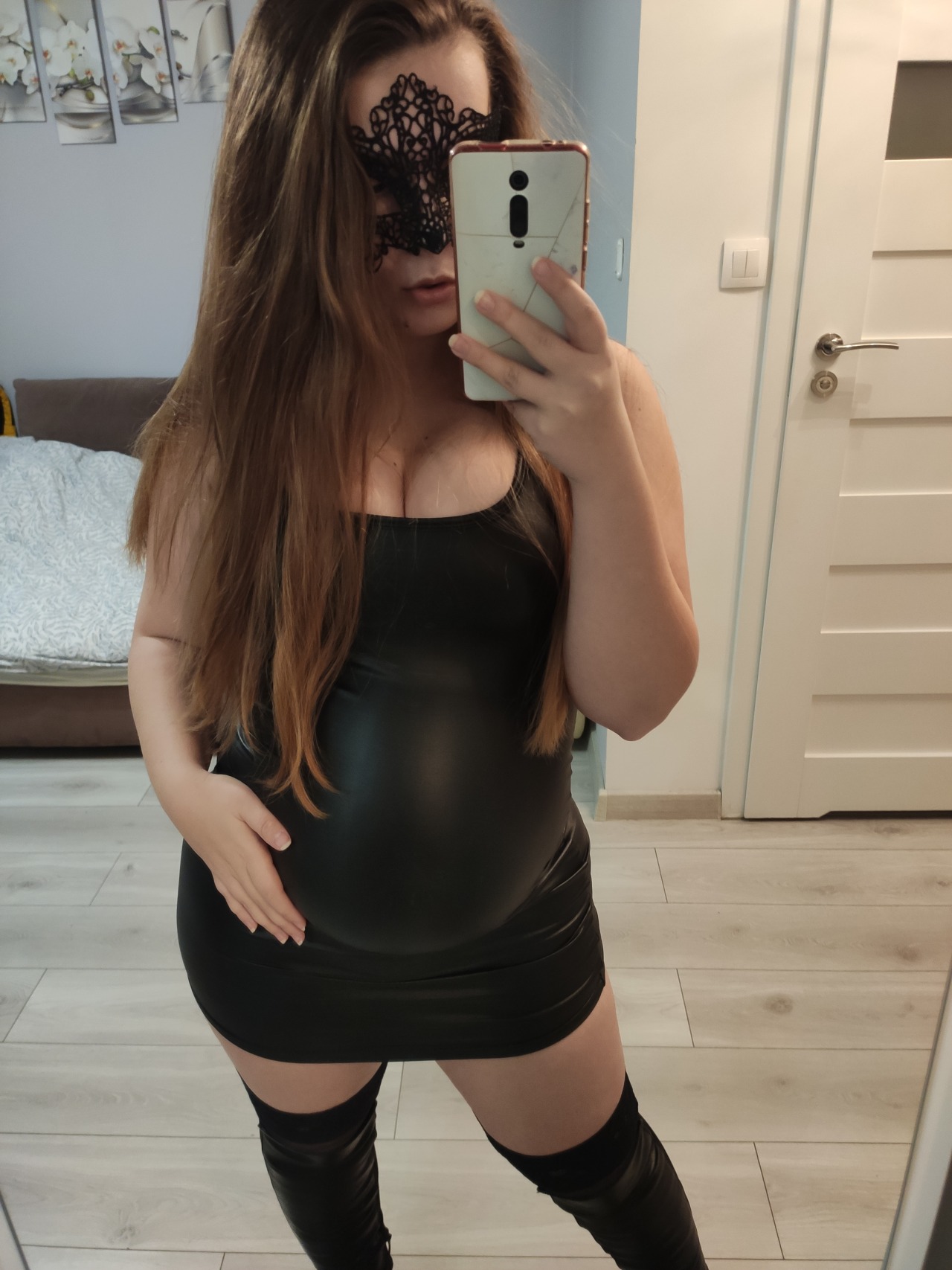 cutiedonutpl:Look how sexy is my body .❤️❤️❤️
