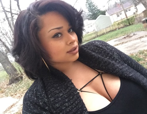 gawdofdopeshit:  keepit8-m0rethan92:  lostwithinmyownreality:  pimpbyblood06:  So pretty 😩  Wow  😻😻  She pretty as hell 