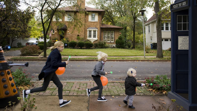 ellendegeneres:  This family knows how to take a good Halloween photo.