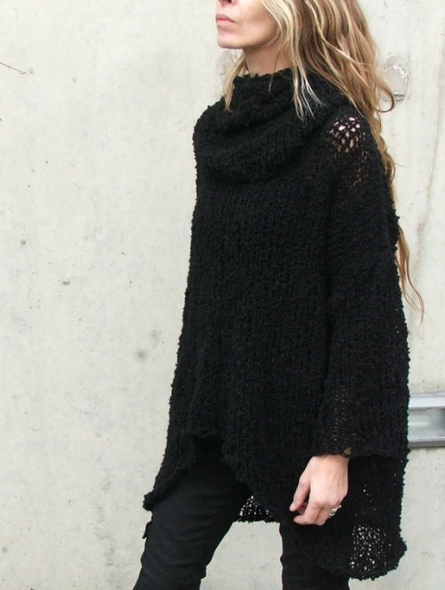 Knit Inspiration: ileaiye. Do you often wear your boyfriend’s, husband’s or dad’s over-sized well-wo