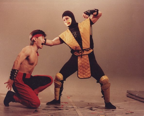 repisanintendo: Estas fotografías de producción de Mortal Kombat I y II están