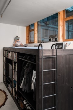 homedesigning:  (via “Living Cube” Offers Stylish Storage Solution) 