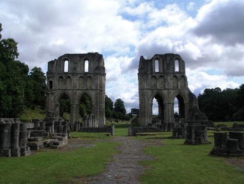 cats-of-cairo:Other stories: glimpses of London and Southern Yorkshire with a bit of Egyptology in t