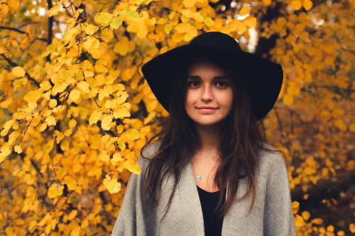 jonahreenders:Samantha in the Fall.By: Jonah Reenders