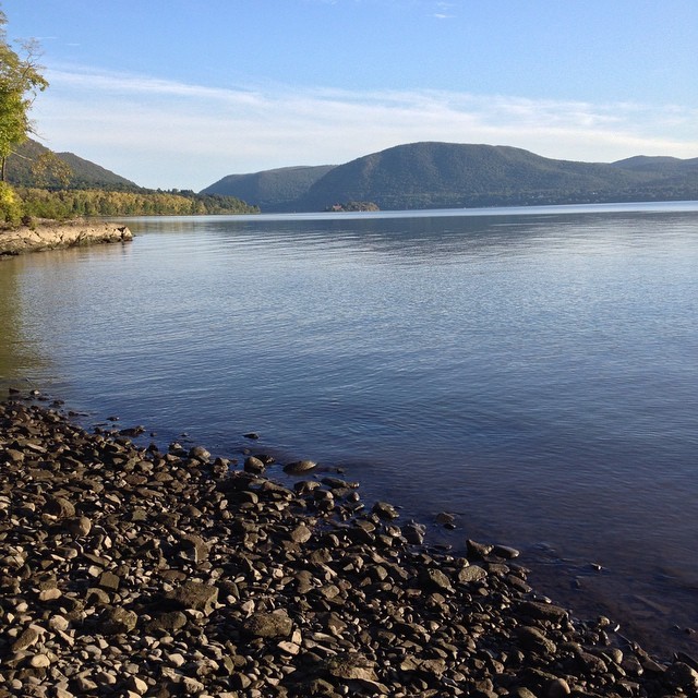 #DenningsPoint #HudsonHighlandsPark watching Bald Eagles looking south across the #HudsonRiver at #WestPointUSMA. My new trail biking/walking spot. #HudsonValley #Riverkeeper